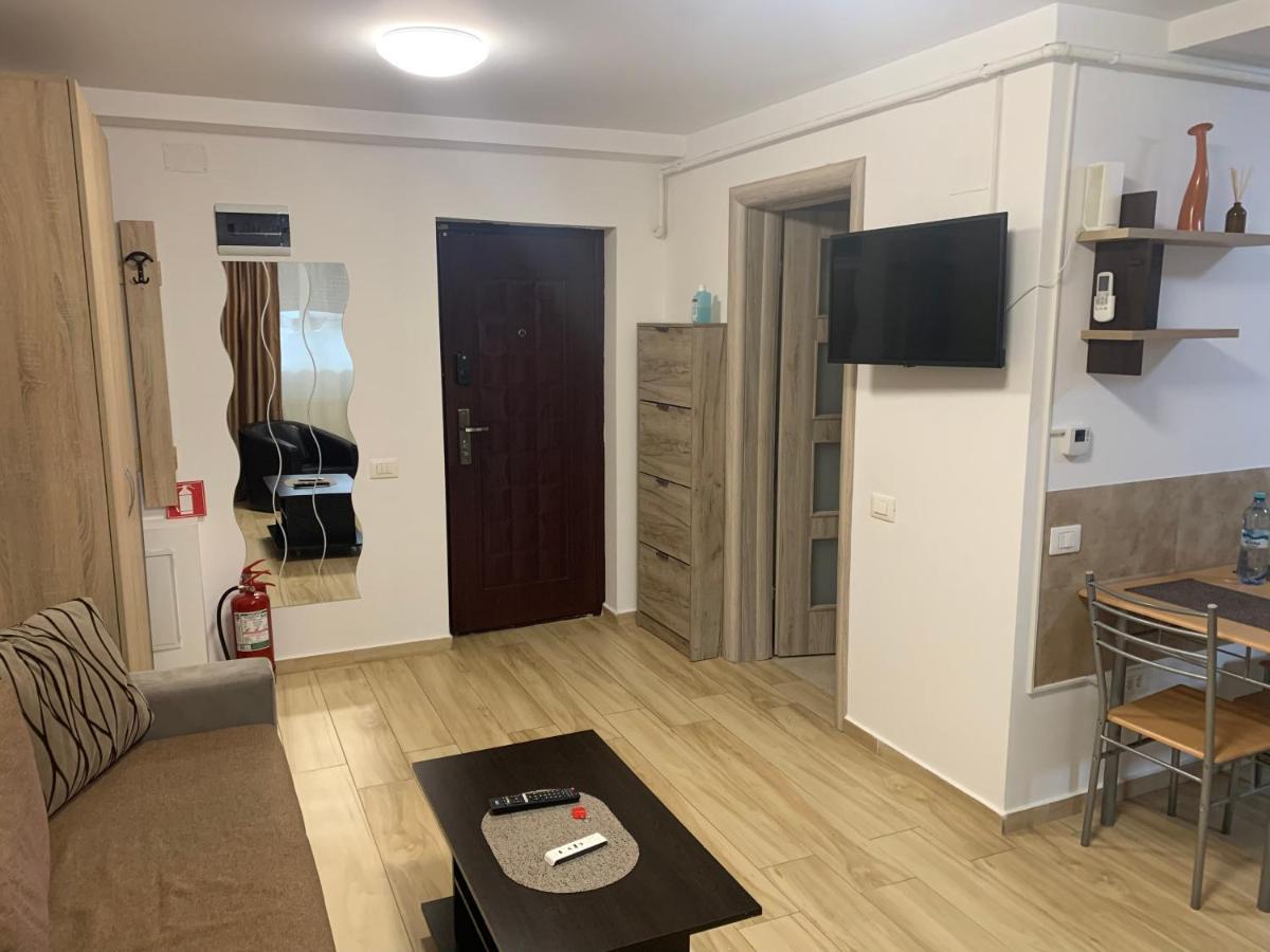 Studio Militari Residence Mr_1 Roşu المظهر الخارجي الصورة
