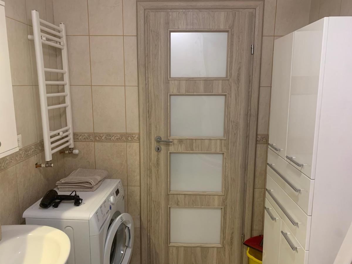 Studio Militari Residence Mr_1 Roşu المظهر الخارجي الصورة