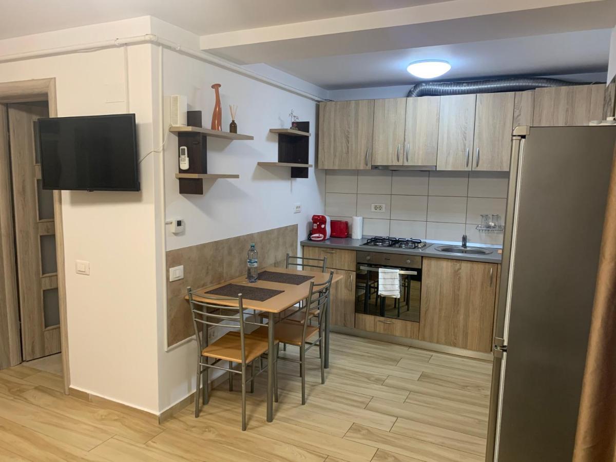 Studio Militari Residence Mr_1 Roşu المظهر الخارجي الصورة